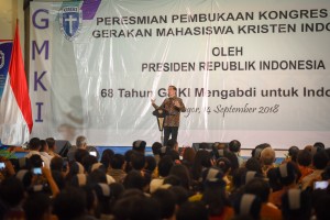 Presiden Jokowi memberikan sambutan pada pembukaan Kongres XXXVI Kongres GMKI, di Bogor, Jabar, Jumat (14/9) pagi. (Foto: Agung/Humas)