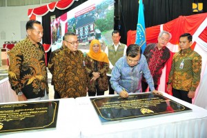 Wapres saat resmikan Rusun Mahasiswa UMM. (Foto: Kementerian PUPR)
