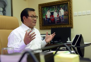 Seskab Pramono Anung dalam wawancara di ruang kerjanya, Jakarta, kemarin. (Foto: JAY/Humas)