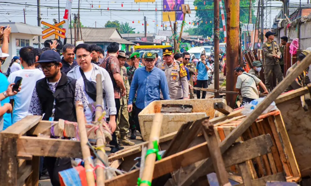 Pimpin Penertiban Pedagang, Pilar Saga Ichsan Pastikan Pasar Serpong Terus Ditata