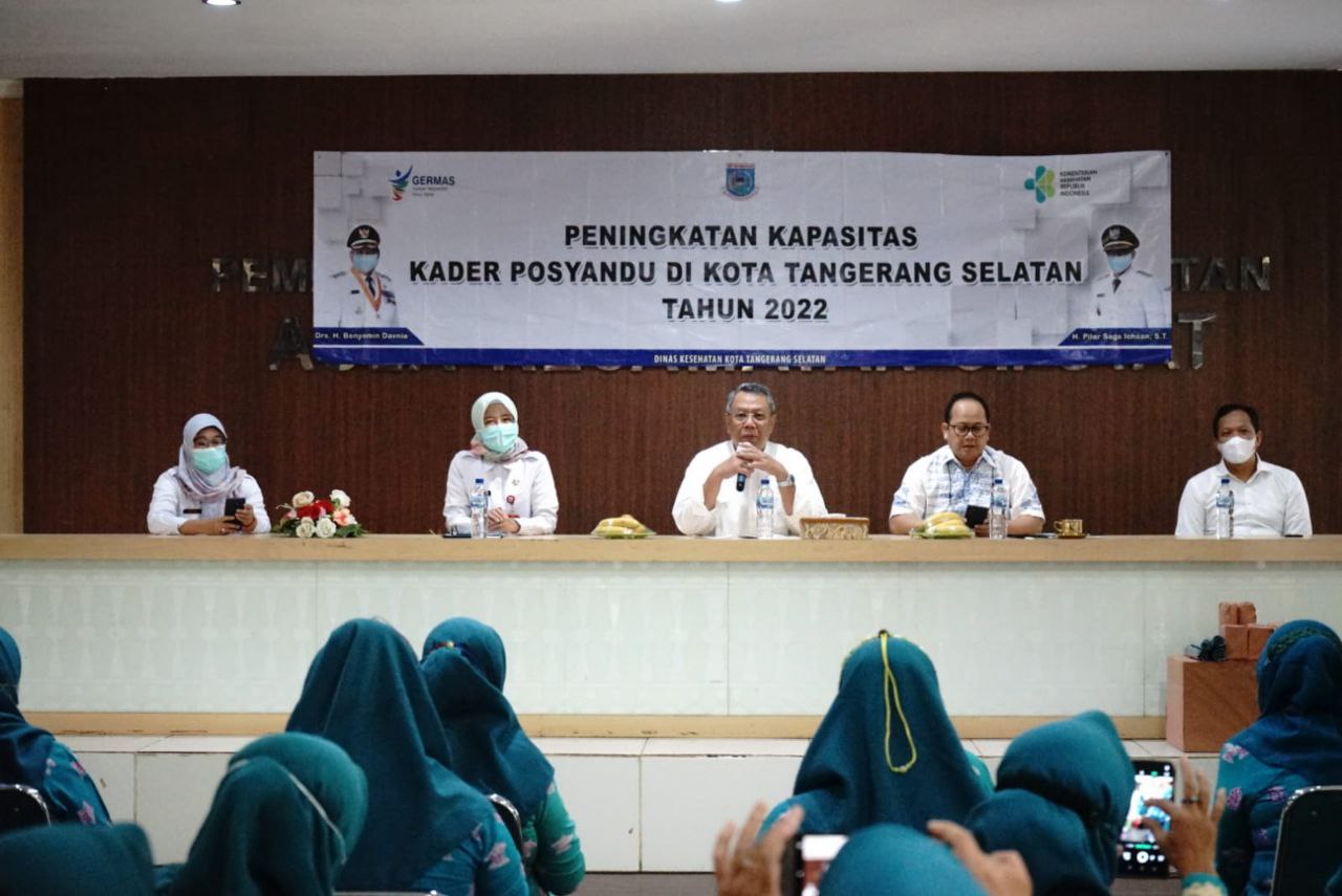 Wali Kota Tangsel Benyamin Davnie