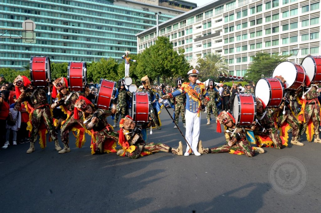 Kemhan RI Adakan Kirab Drumband Taruna Akademi TNI dan Kadet Mahasiswa UNHAN RI Meriahkan HUT RI Ke-77