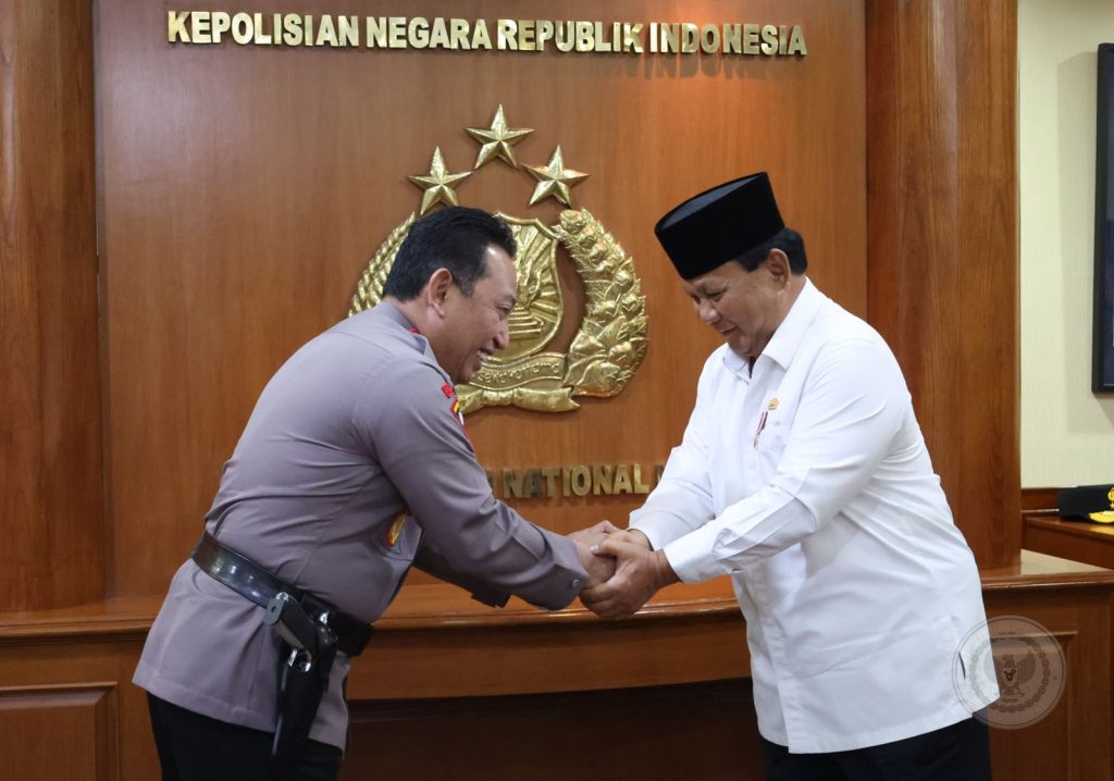 Sambangi Kapolri di Mabes Polri, Menhan Prabowo: Kita Perlu TNI dan Polri yang Kuat