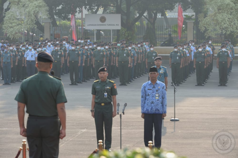 Upacara Bendera, Sekjen Kemhan Sampaikan Sejumlah Arahan