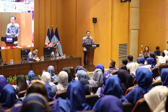 Anggota Komisi VI DPR RI Edhie Baskoro Yudhoyono saat mengikuti pelatihan 'Budgeting & Financial Planning' dalam rangka memperingati Hari Parlemen Indonesia