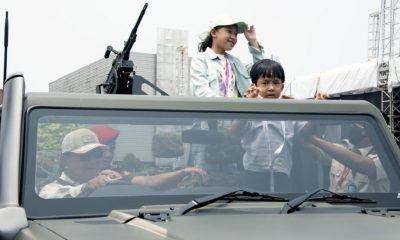 Menhan Prabowo Jajal Rantis Elektrik Pindad, Supiri Anak-anak di Indodefence 2022