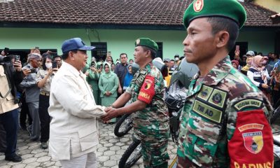Beri Motor dan Alat Komunikasi Babinsa, Menhan Prabowo: Nanti Presiden Bisa Cek Langsung Kalian