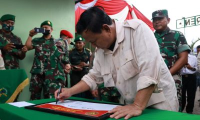 Ke Malang, Menhan Prabowo Berikan Motor ke Koramil dan Berdialog dengan Pedagang Pasar Gondanglegi