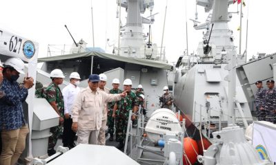 Menhan Prabowo Kunjungi PT PAL, Cek Instalasi Senjata KRI Halasan dan KRI Kerambit