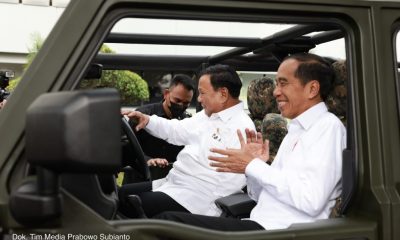 Didampingi Menhan Prabowo, Presiden Jokowi Berikan Nama Kendaraan Operasional “Maung”
