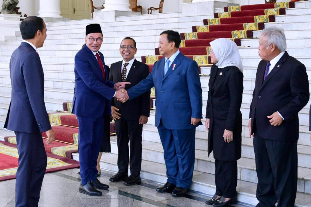 Menhan Prabowo Hadiri Upacara Penyambutan Kunjungan PM Malaysia di Istana Bogor