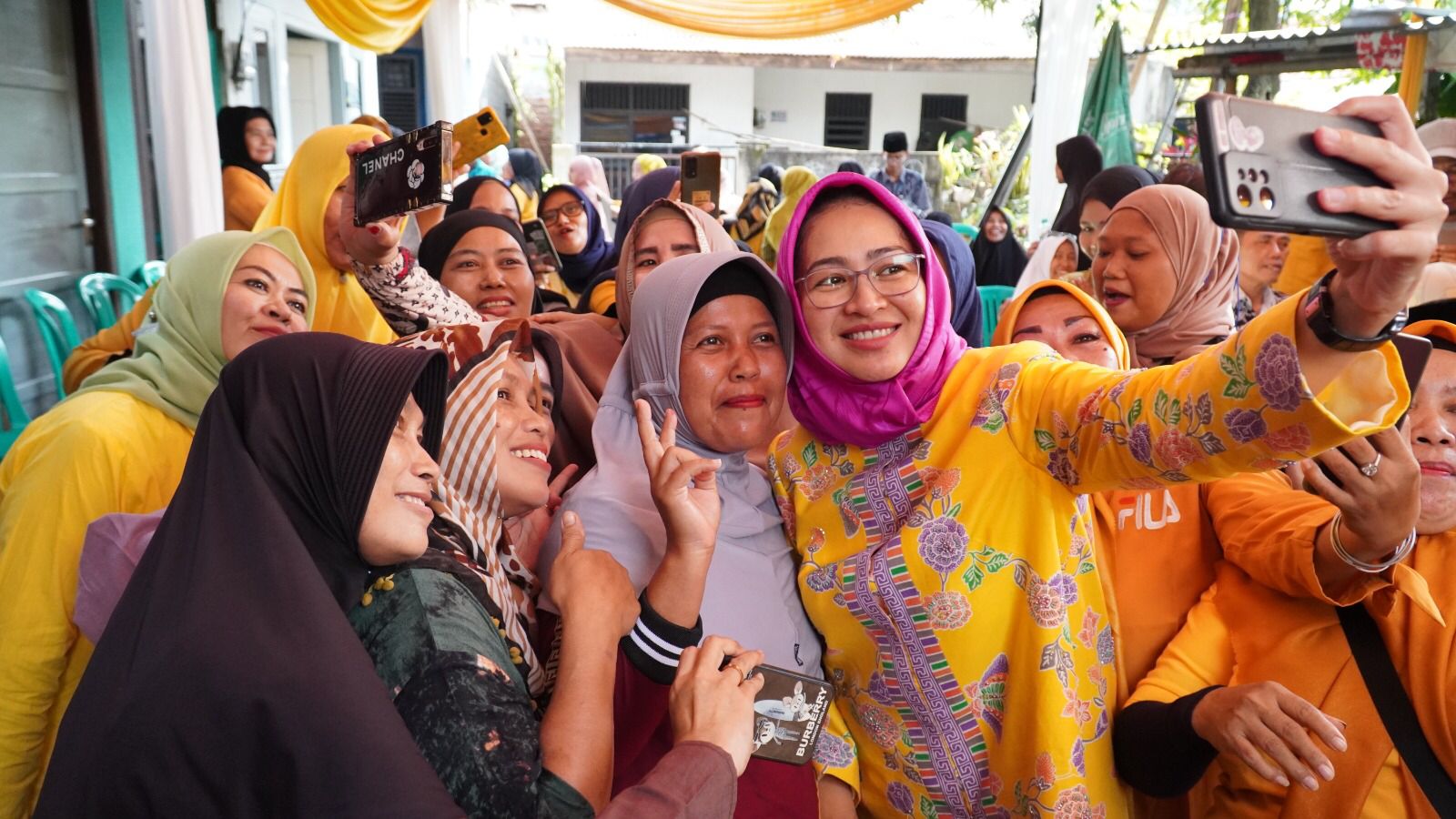 Lewat Pantun, Warga Pamulang Dukung Airin Rachmi Diany Jadi Gubernur Banten