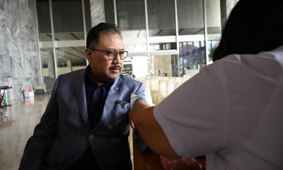 Ketua BURT DPR RI Agung Budi Santoso saat mengikuti kegiatan donor darah di Gedung Nusantara, Senayan, Jakarta, Rabu (31/5/2023). Foto: Farhan/nr