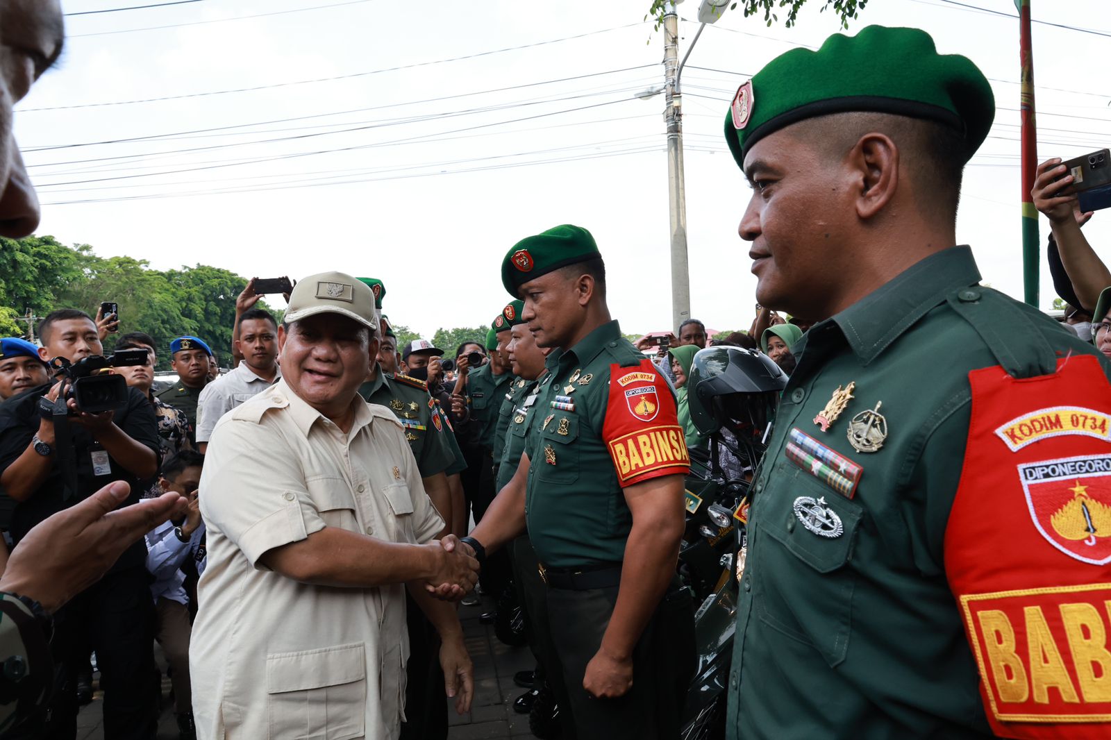 Menhan Prabowo Kunker ke Yogyakarta, Sampaikan Pesan Presiden agar TNI Selalu Dekat Rakyat dan Menyatu dengan Polri