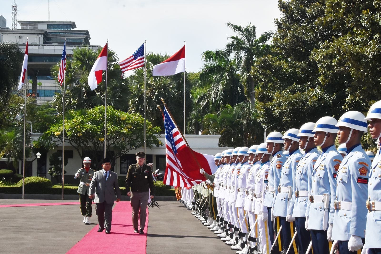 Menhan Prabowo dan Kasad AS Bicarakan Kelanjutan Program Pendidikan Kadet di Akmil AS