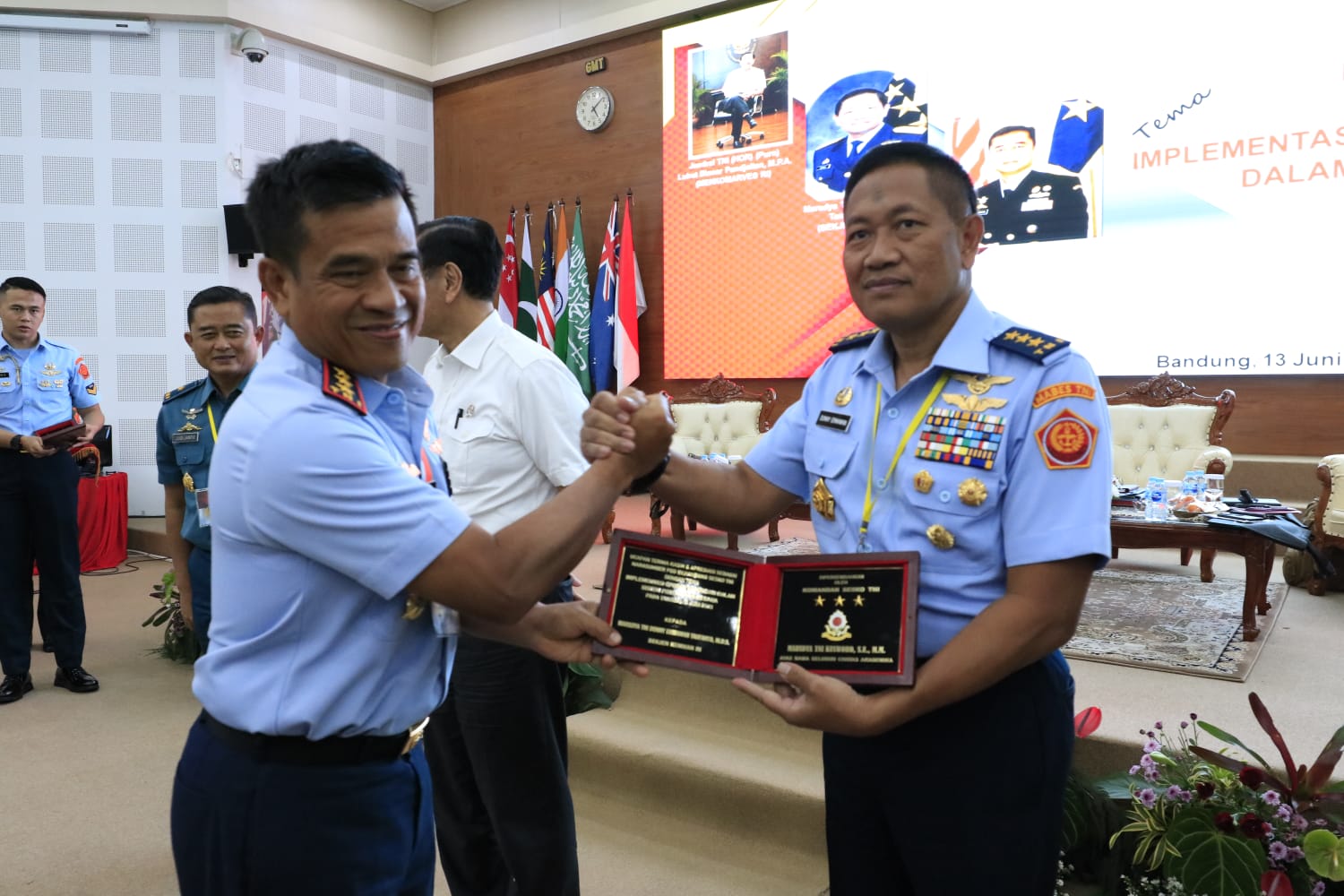 Sekjen Kemhan Bahas Pelibatan Sumber Daya Nasional Dalam Operasi Gabungan TNI Pada FGD Evjianbang Sesko TNI TA.2023