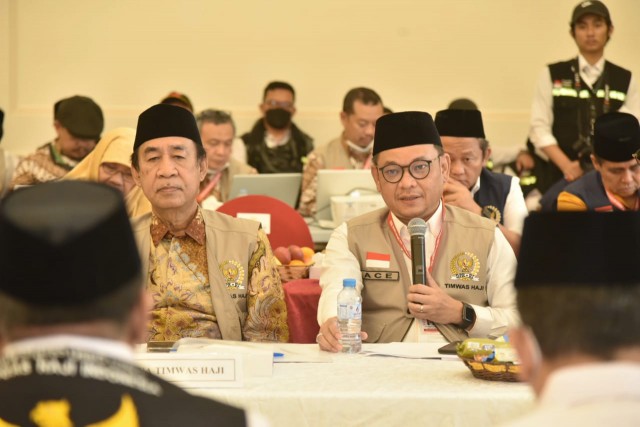 Wakil Ketua Komisi VIII DPR Ace Hasan Syadzily saat mengikuti pertemuan di Mekkah dalam rangka pelaksanaan pengawasan haji. Foto: Oji/nr