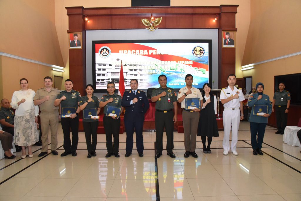 Kabadiklat Kemhan Tutup Kursus Intensif Bahasa Arab, Jepang, Jerman, Mandarin dan Rusia TA. 2023