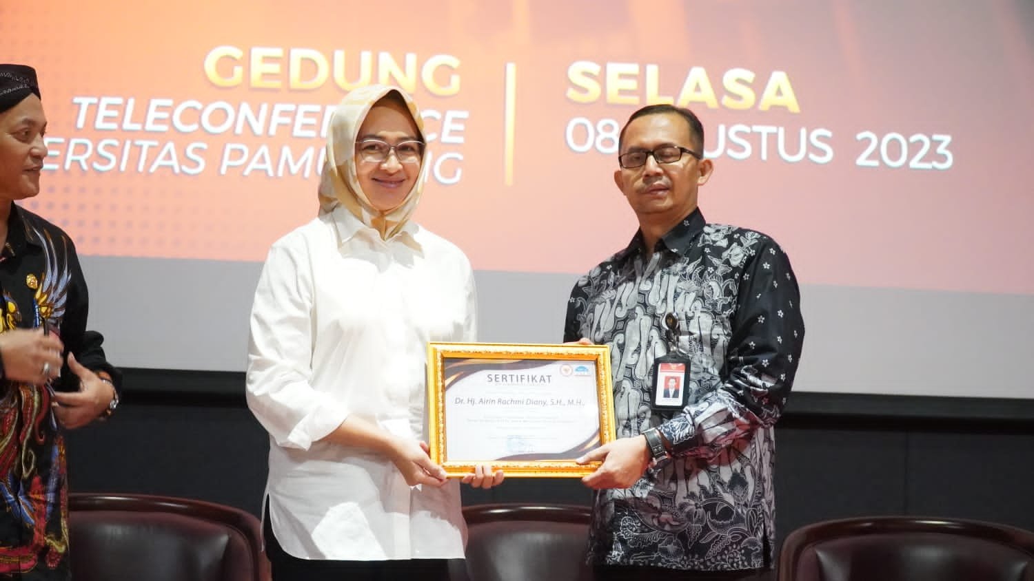 Airin saat menjadi pembicara dalam acara Talkshow Peran Strategis Asosiasi Guru Pendidikan Agama Islam Indonesia (AGPAII) dalam menyemai Ideologi Pancasila