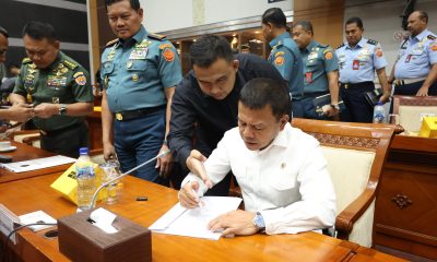 Hadiri Rapat dengan Komisi I DPR RI, Wamenhan M. Herindra Paparkan Rencana Kerja dan Anggaran (RKA) Kemhan dan TNI 