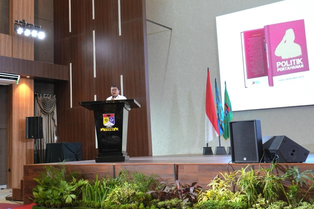 Jadi Keynote Speaker Bedah Buku “Politik Pertahanan”, Wamenhan RI M. Herindra Ajak Pahami Arah Kebijakan Pertahanan Menhan Prabowo