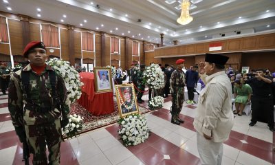 Menhan Prabowo Beri Penghormatan Terakhir Kepada Jenazah Letnan Jenderal TNI (Purn) DR (HC) Doni Monardo