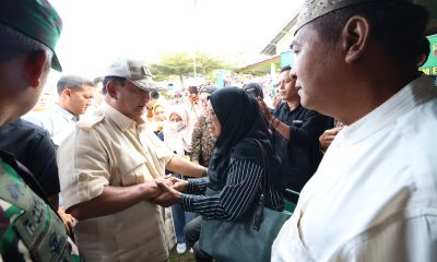 Menhan Prabowo Beri Santunan Kepada Korban Erupsi Gunung Marapi di Kabupaten Agam, Sumbar