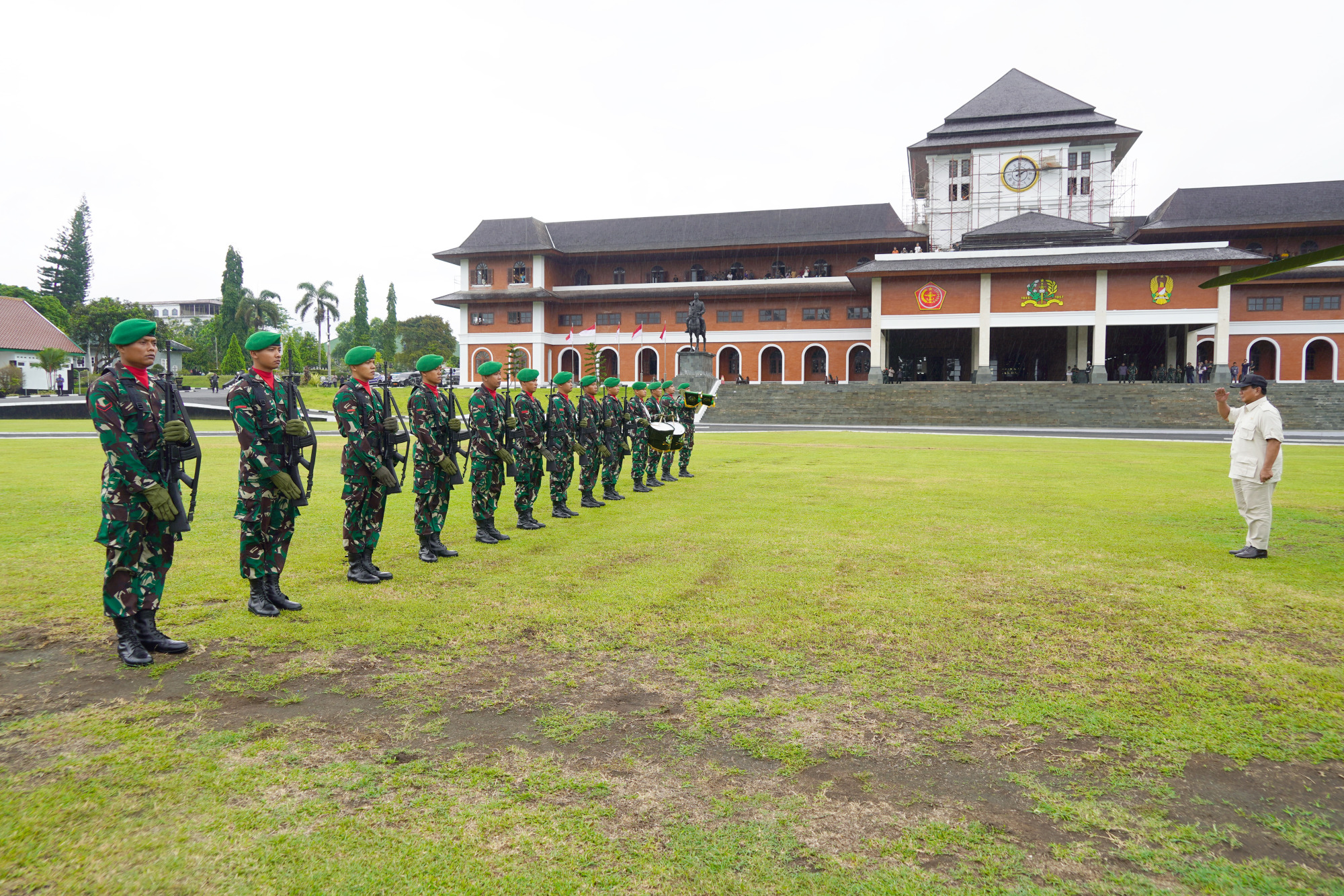 Menhan Prabowo Tinjau Pembangunan Gedung Main Hall di Akmil Magelang