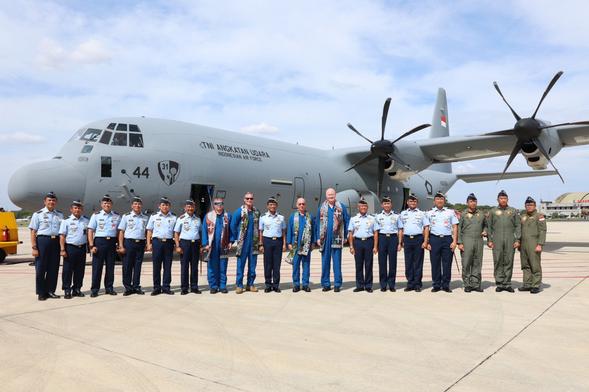 Pesawat Keempat C-130J-30 Super Hercules A-1344 Tiba di Tanah Air, Disambut dengan Tradisi Water Salute