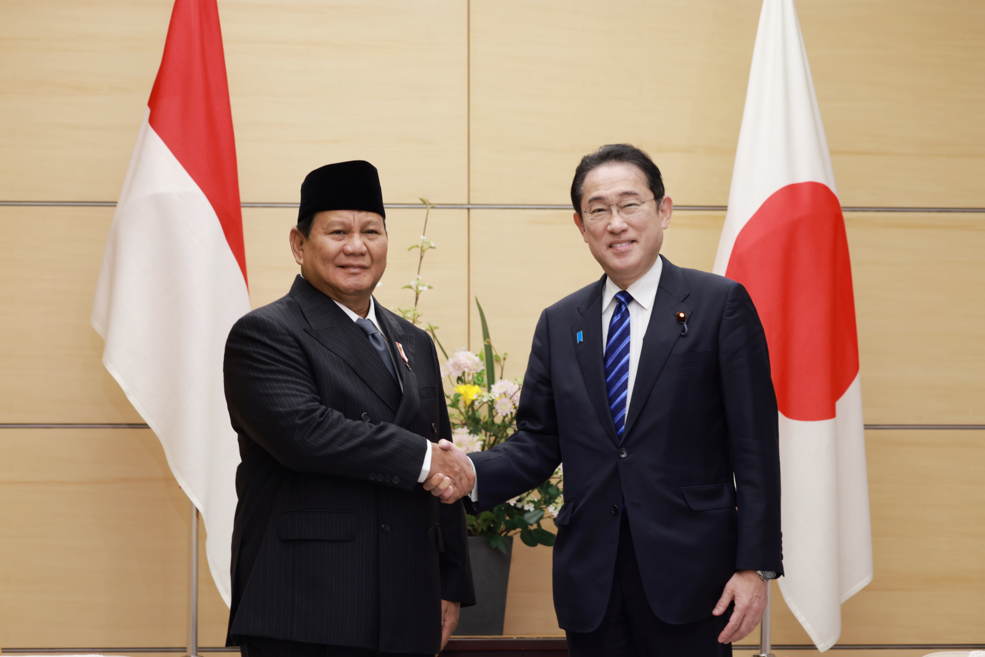 Menhan Prabowo Temui PM Jepang di Tokyo, Bahas Peningkatan Kolaborasi