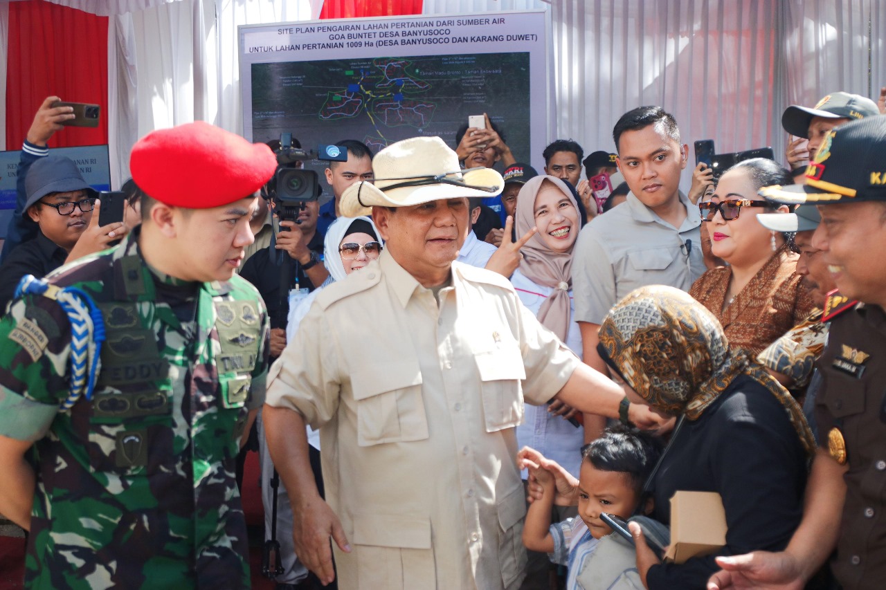 Menhan Prabowo Tinjau Pemasangan Bantuan Pipa Air Bersih di Gunungkidul