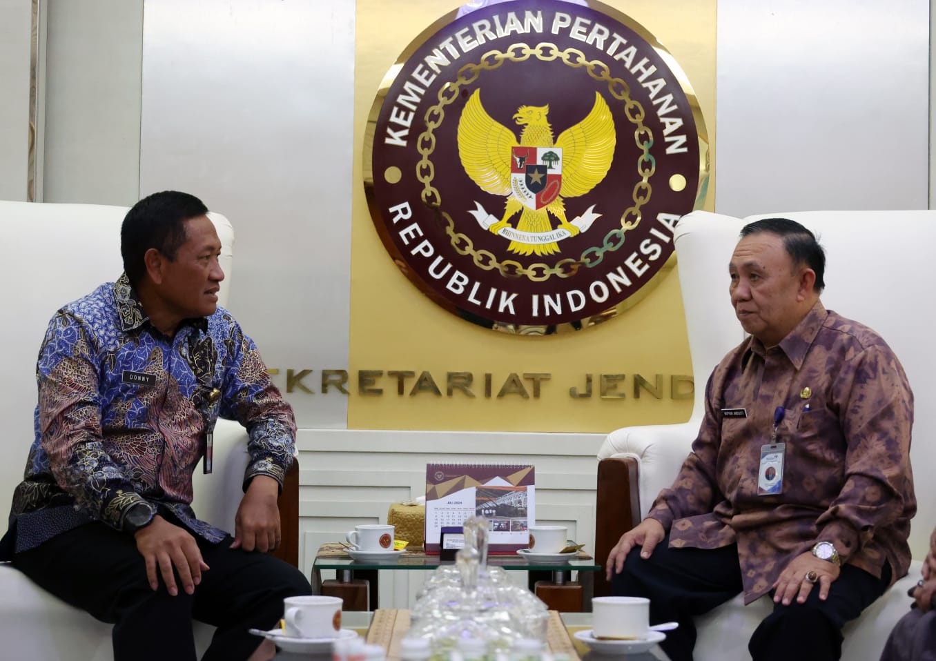 Plt. Sekjen Kemhan Wakili Wamenhan Terima Audiensi Deputi Bidang Keluarga Sejahtera dan Pemberdayaan Keluarga BKKBN