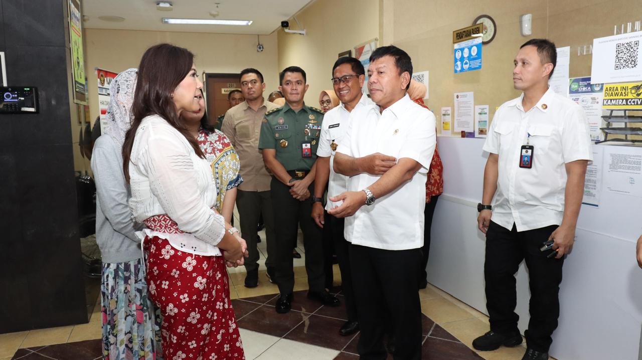 Dalam Rangka Hari Anak Nasional, Wamenhan RI M. Herindra Menerima Kunjungan Komisi I DPR RI ke Fasilitas Ruang Laktasi dan Tempat Bermain Anak di Kemhan