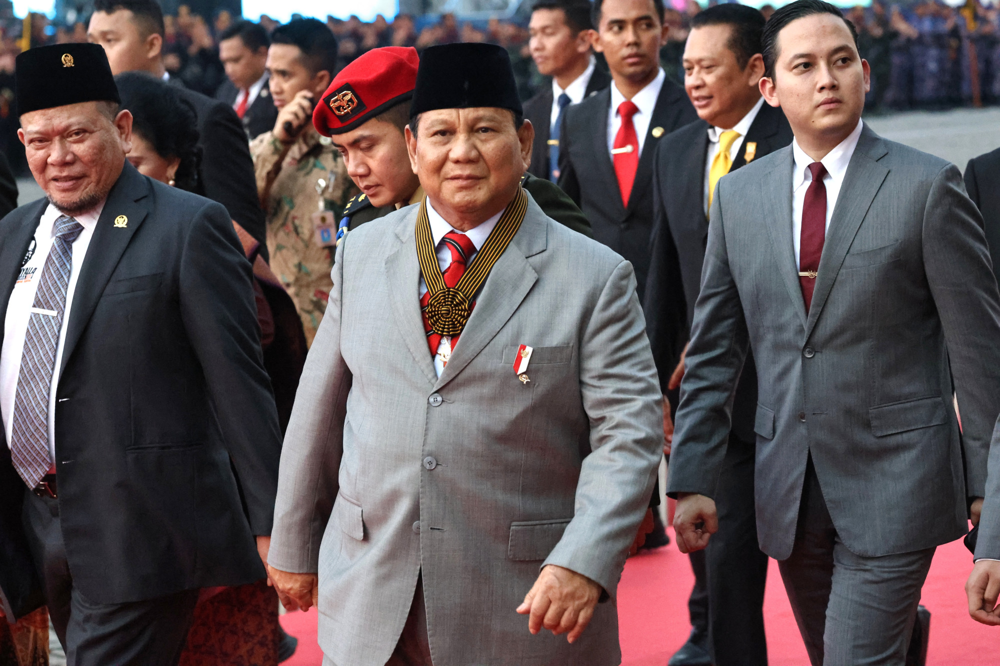 Menhan Prabowo Dampingi Presiden Jokowi Hadiri HUT ke-78 Bhayangkara di Lapangan Monas