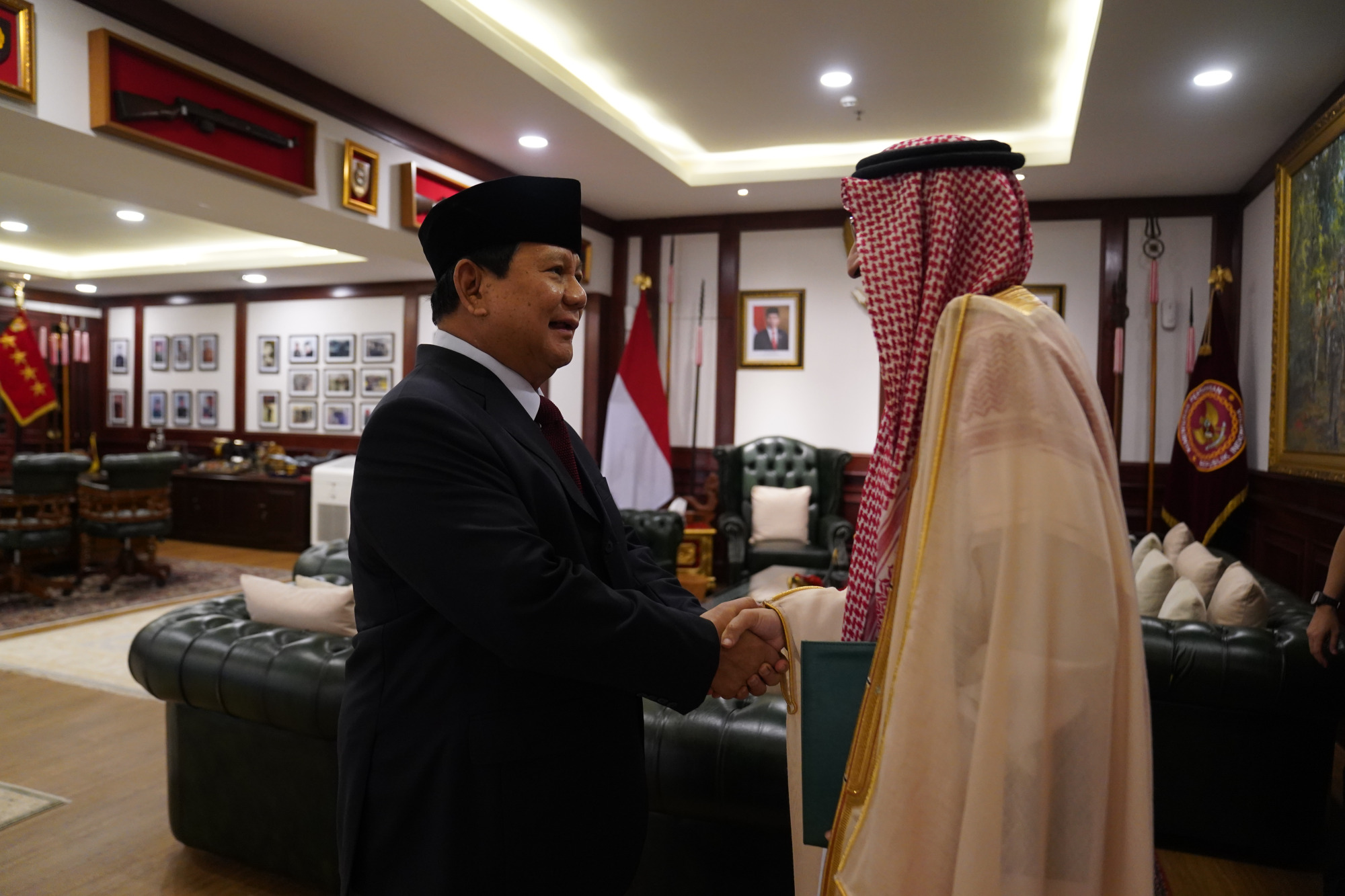 Menhan Prabowo Menerima Kunjungan Dubes Arab Saudi, Bahas Penguatan Kolaborasi Pertahanan