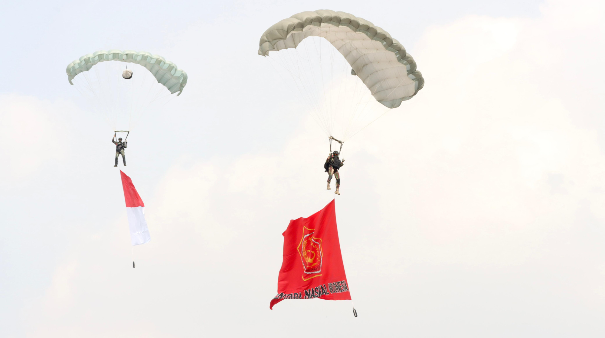 Demonstrasi Gabungan TNI Memukau Puluhan Ribu Masyarakat di HUT TNI Ke-79 di Monas