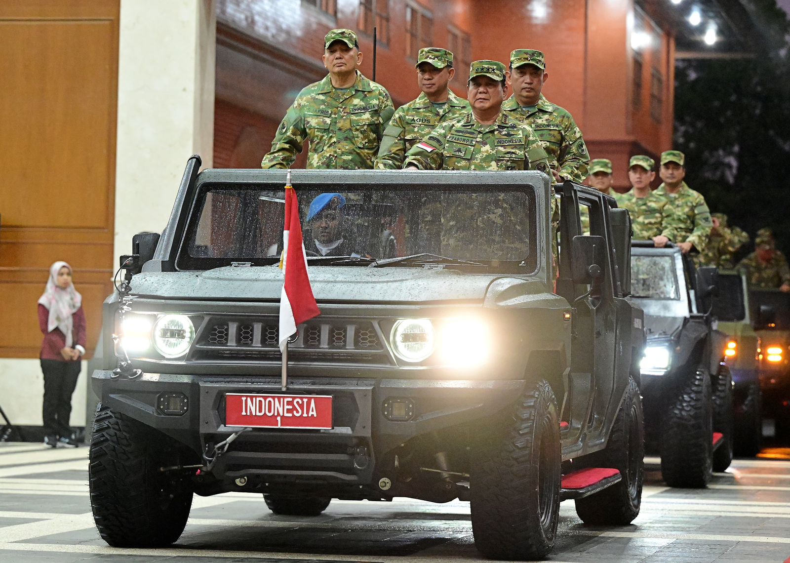 Menhan Sjafrie Ikuti Upacara Parade Senja, di Magelang