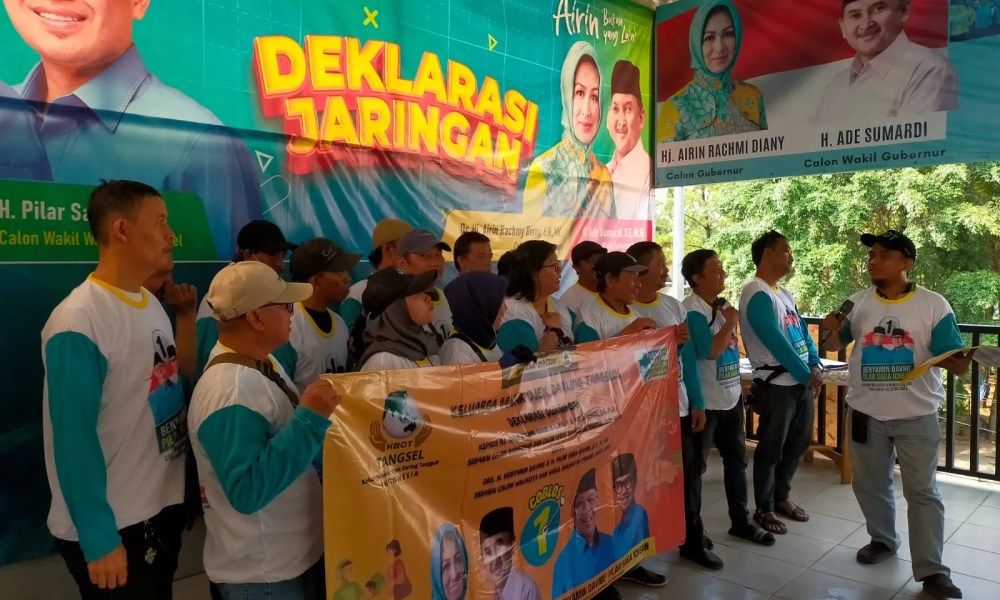 Ojol di Tangsel Ramai-ramai Dukung Airin Rachmi Diany-Ade Sumardi dan Benyamin Davnie-Pilar Saga Ichsan