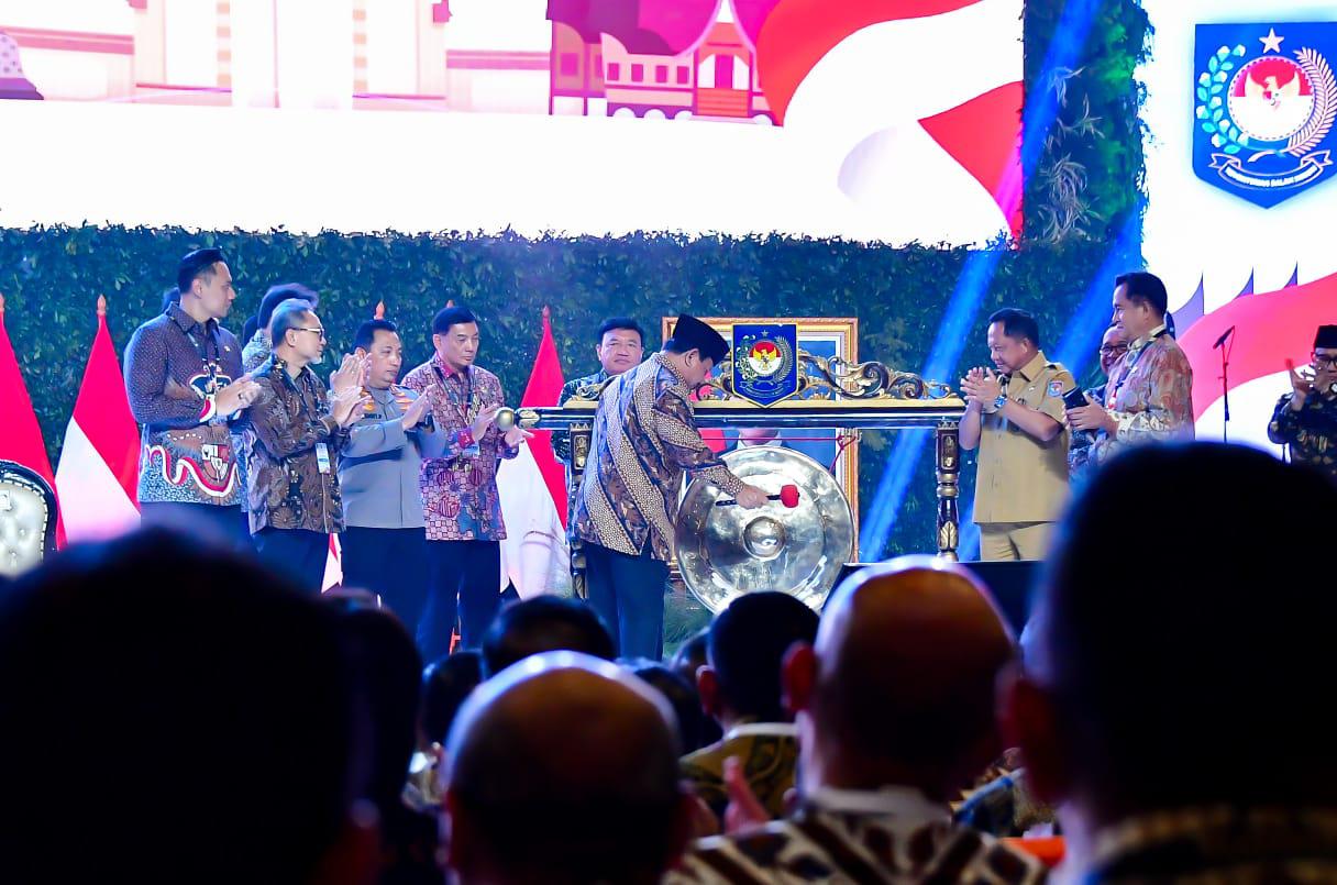 Menhan Sjafrie Hadiri Pengarahan Presiden Prabowo di SICC, Tekankan Penanganan Empat Persoalan Penting