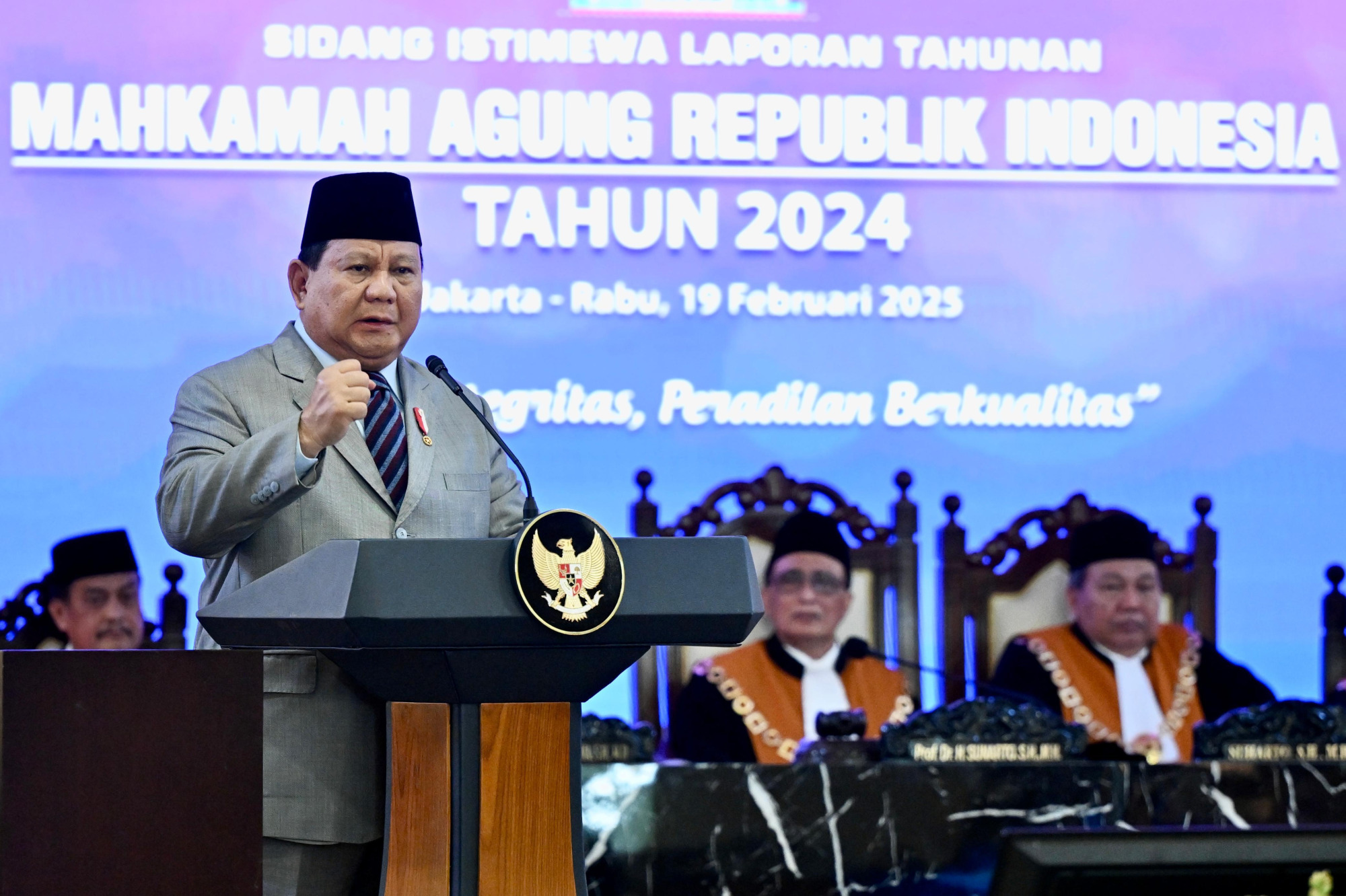 Menhan Dampingi Presiden Hadiri Sidang Istimewa Laporan Tahunan Mahkamah Agung Republik Indonesia 2024