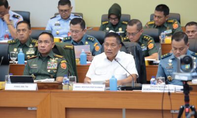 Mewakili Menhan, Wamenhan Hadiri Rapat Kerja dengan Komisi I DPR RI Bahas Efisiensi Anggaran Kemhan dan TNI TA 2025