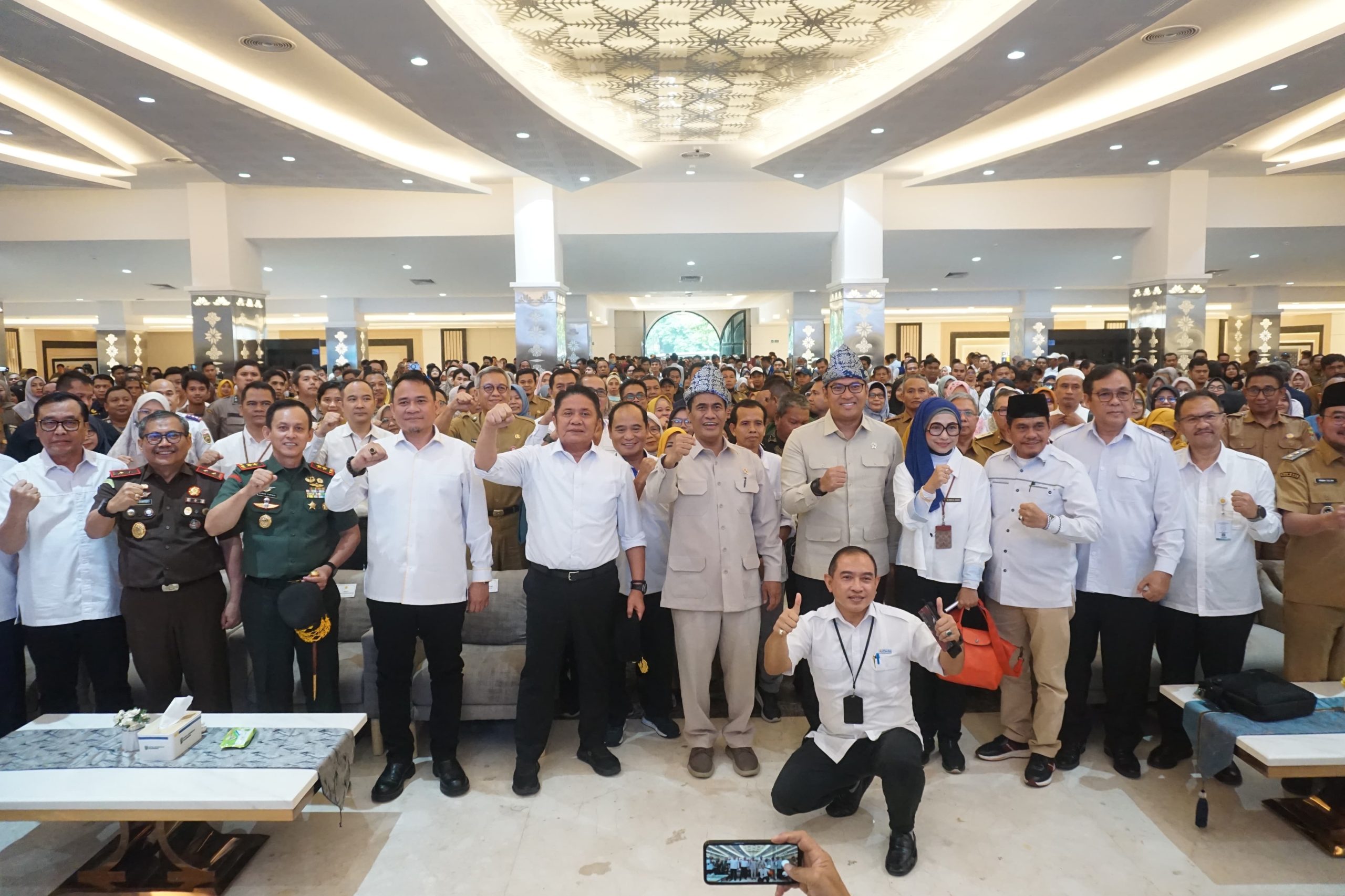 Mentan Puji Komitmen Herman Deru dalam Peningkatan Produktivitas Padi