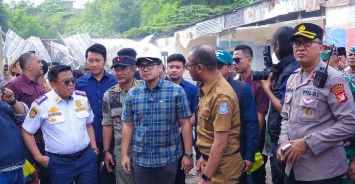 Pilar Saga Ichsan Pimpin Langsung Pembongkaran Puluhan Bangunan Liar di Kawasan Roxy Ciputat