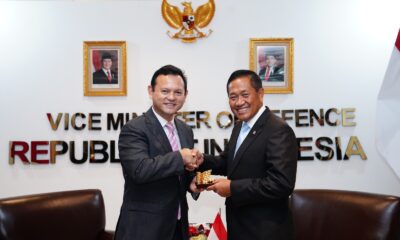 Wamenhan RI Terima Courtesy Call Senior Minister of State Singapore Dalam Rangka Indo Defence 2025