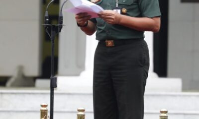 Kemhan Laksanakan Upacara Bendera Bulanan, Tekankan Disiplin Pegawai