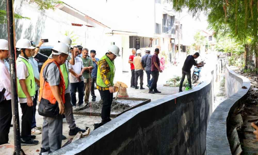 Tuntas Tangani Banjir, Pilar Saga Ichsan Tinjau Proyek di Perumahan Arya Graha