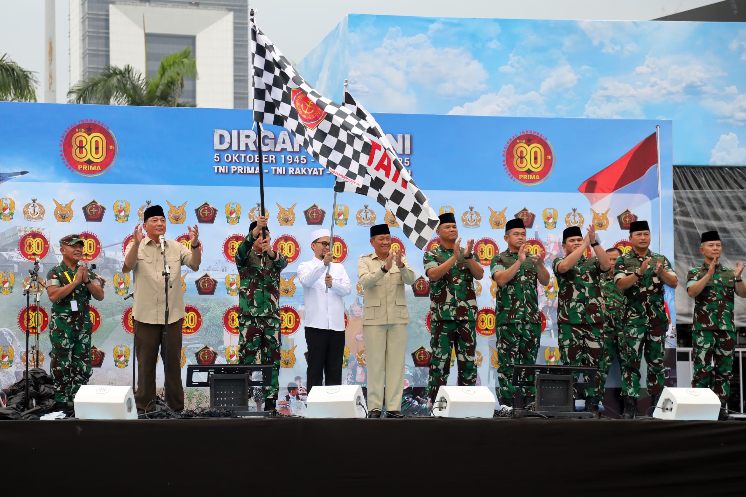 Menhan Hadiri Doa Bersama dan Kirab Kebangsaan Peringatan HUT ke-80 TNI