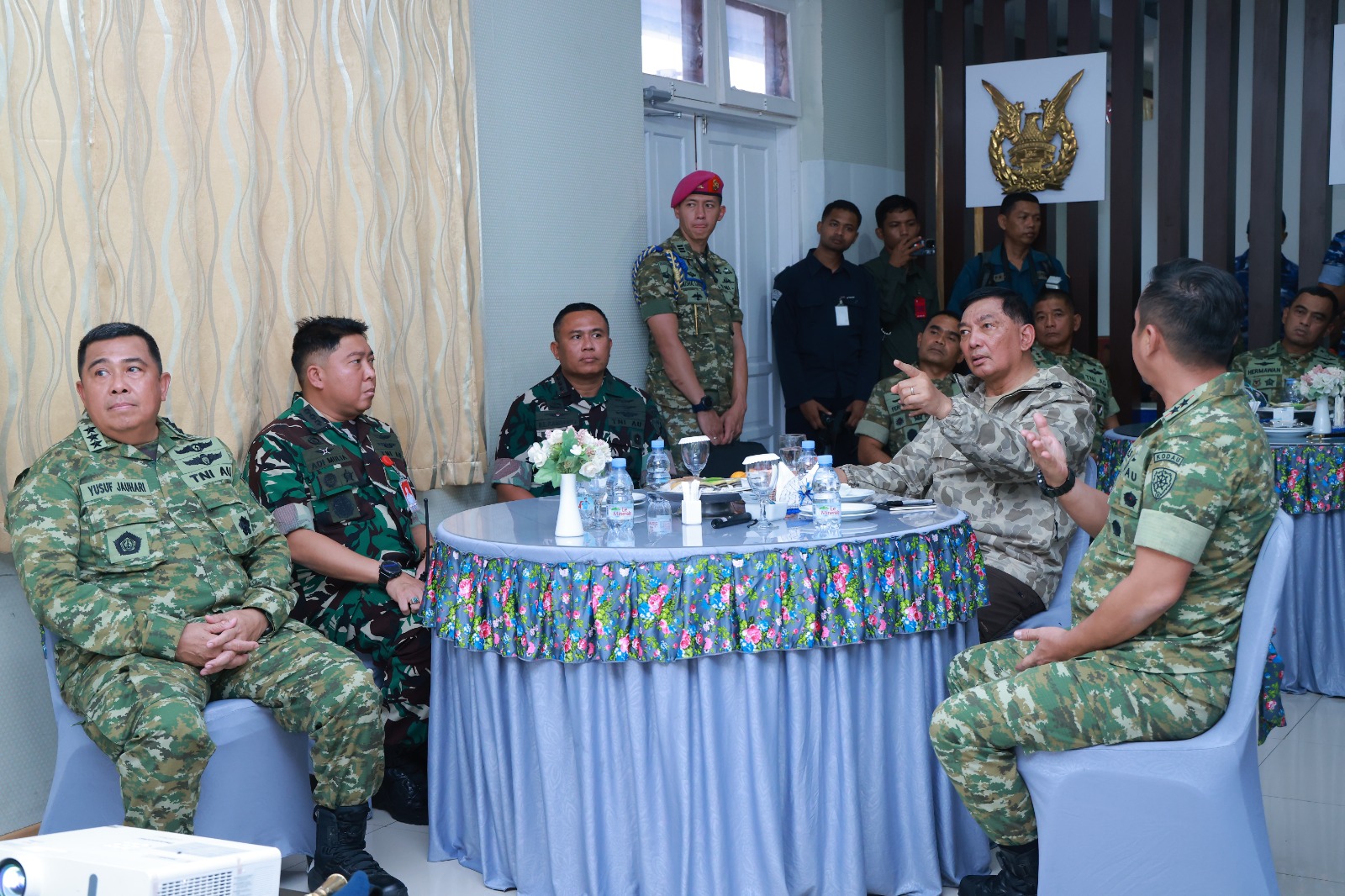 Menhan Sjafrie Tinjau Kesiapan Skadron Udara 11 Lanud Sultan Hasanuddin
