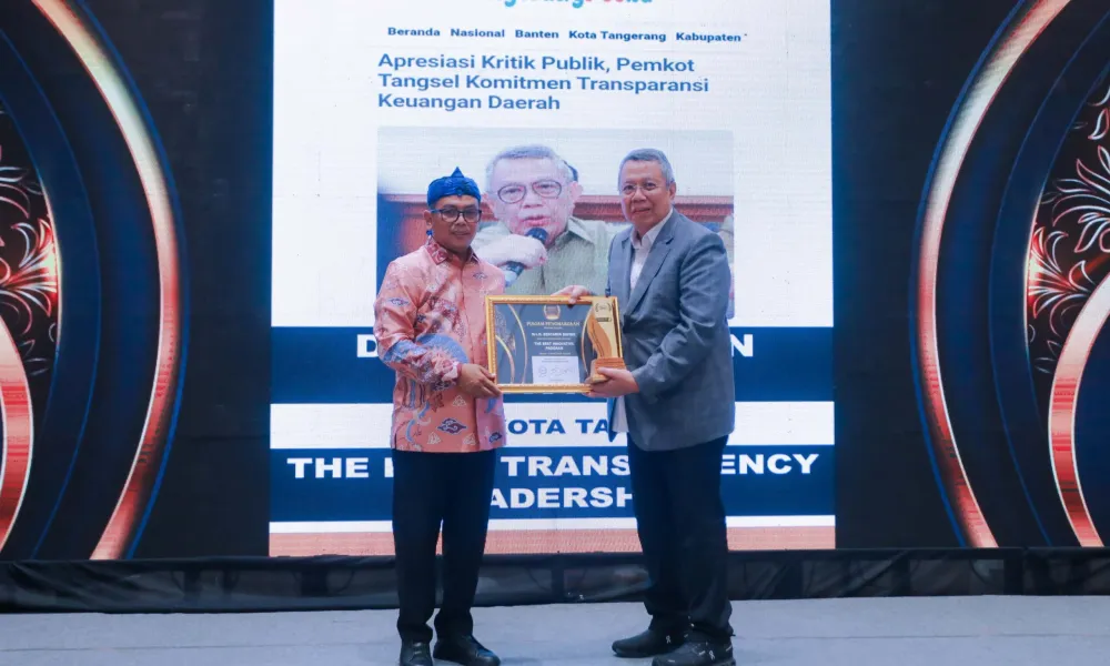 Wali Kota Tangsel Benyamin Davnie Raih Penghargaan The Best Transparency Leadership