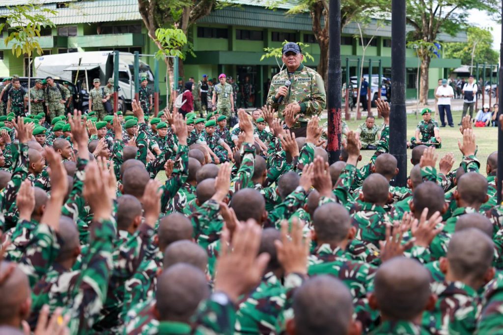 Menhan Sjafrie Beri Motivasi Prajurit Muda di Rindam XXII/Tambun Bungai: Tegaskan Pengabdian dan Profesionalisme TNI